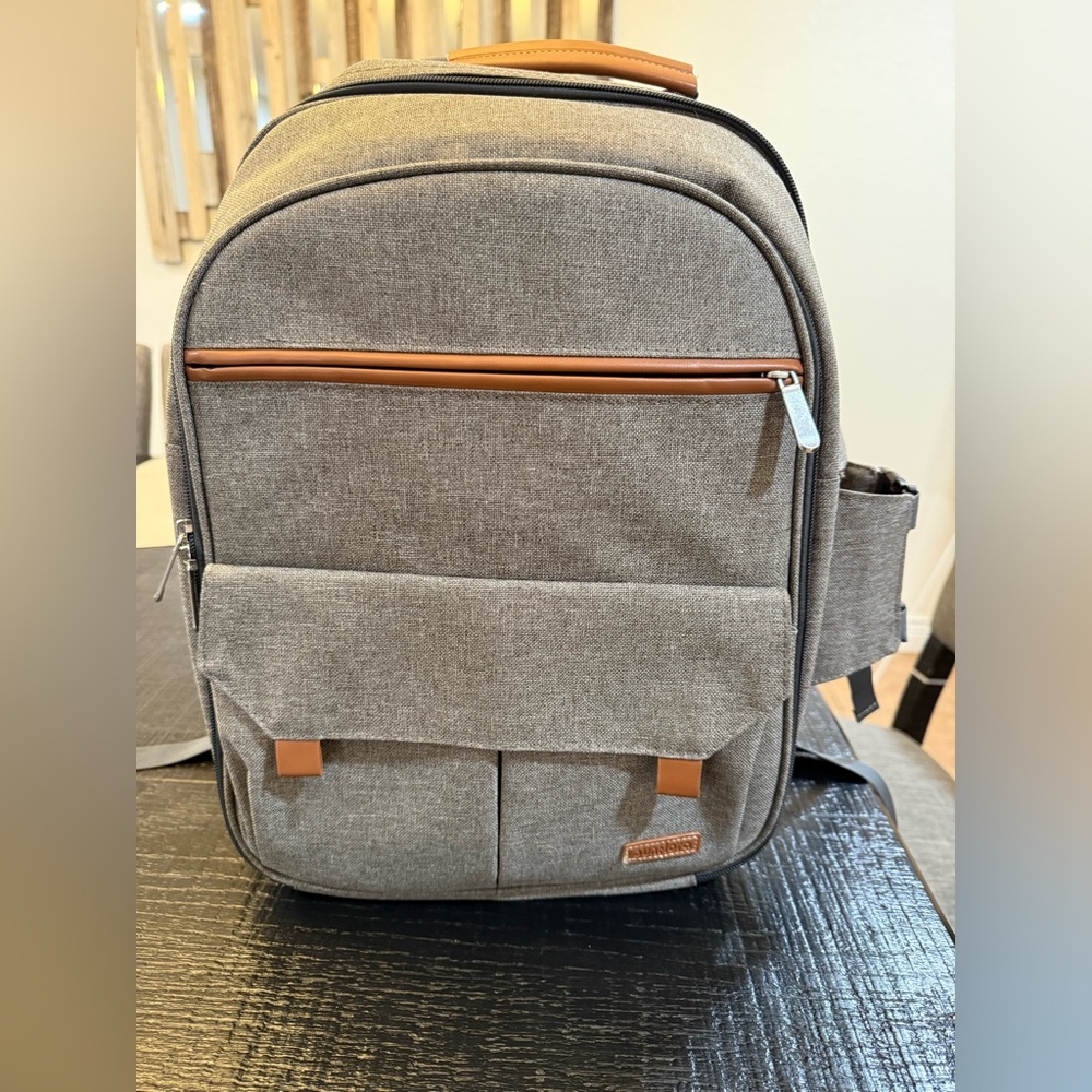 Sunflora Gray Backpack for picnic